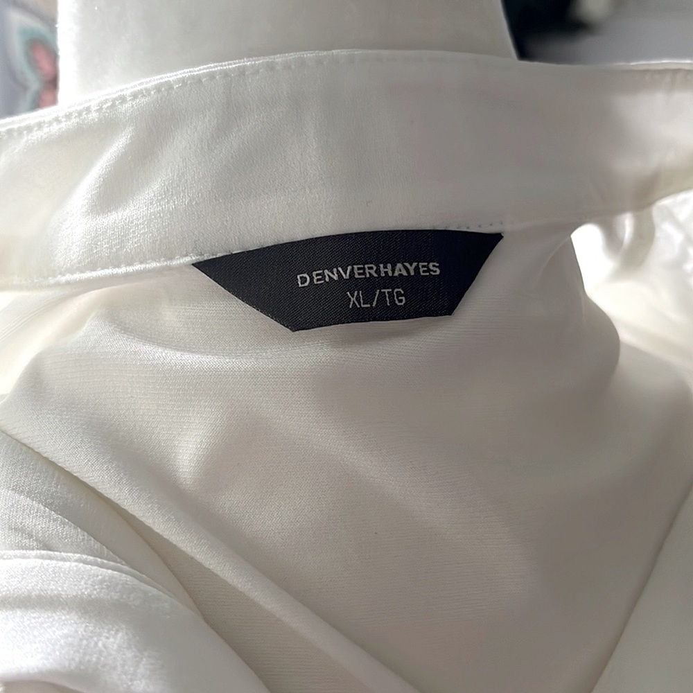 Denver Hayes Size XL Ivory colored blouse with lace/button detailing, like new! - Picture 10 of 13
